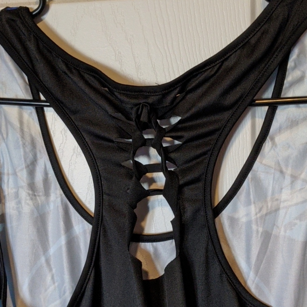Cute top - Picture 3 of 3